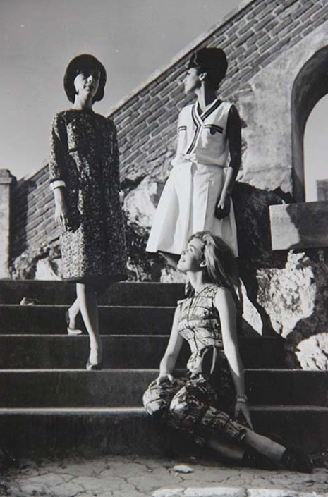 Anna Marina Siqueira (à esquerda) e Ângela (sentada) em 1962. Acervo Estado de Minas