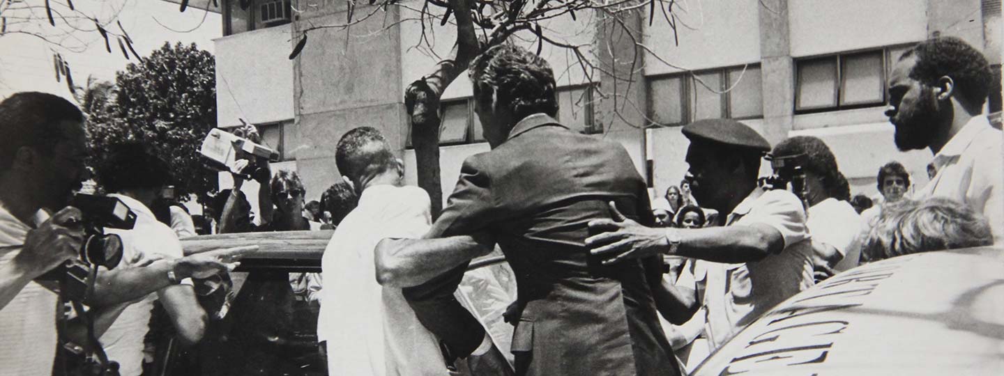 Chegada de Doca ao tribunal para o segundo julgamento em 1981. Acervo Estado de Minas