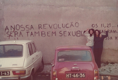 Branca Moreira Alves e Maria Helena Moreira Alves em Portugal em 1978. Arquivo pessoal