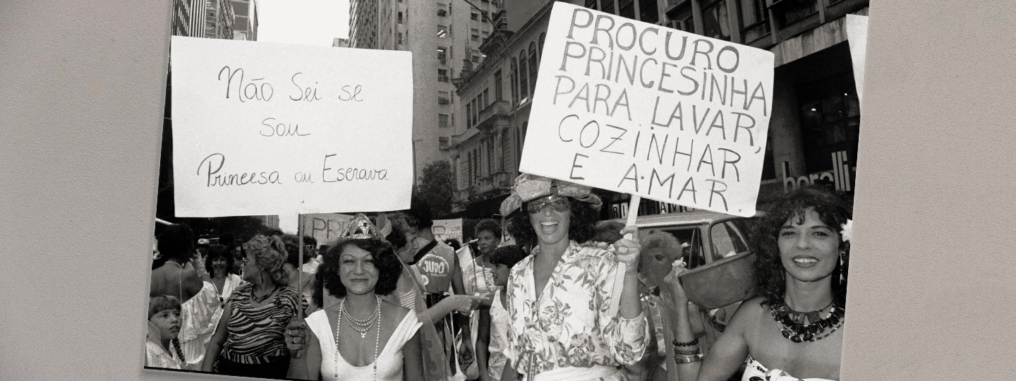 Dia Internacional da Mulher, Rio de Janeiro, 1989. Branca Moreira Alves segurando o cartaz da direita. Foto: Claudia Ferreira